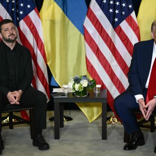 Rusland gebruikt drones met Noord-Koreaanse clustermunitie, blijkt uit rapport • Zelensky aangekomen in VS voor gesprek met Trump