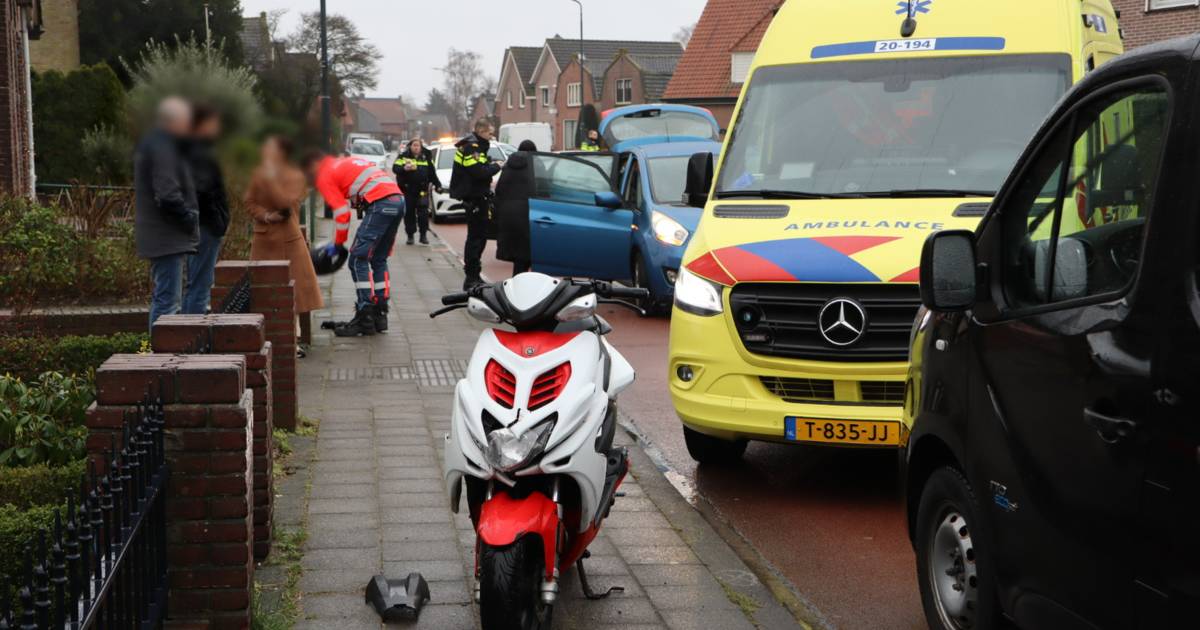 Scooterrijder raakt gewond bij ongeval met twee auto’s in Sprang-Capelle.