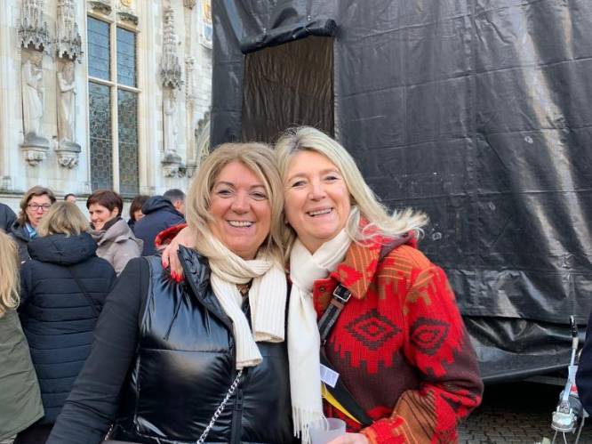 Mercedes Van Volcem neemt lookalike mee op haar VOOR BRUGGE-lijst: “Ze verwarren ons heel vaak”