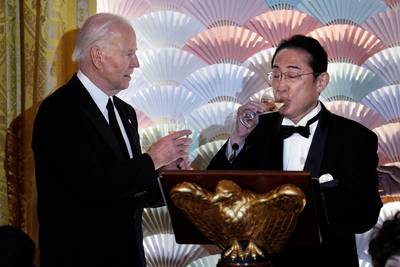 Un Japonais sera le premier non-Américain à atterrir sur la Lune, selon Joe Biden