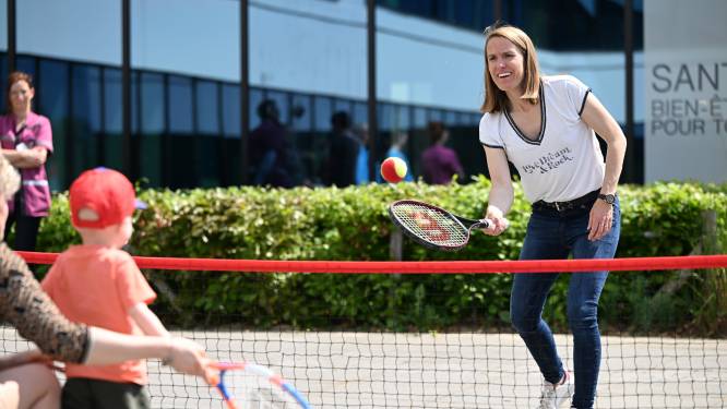 Justine Henin probeert zieke kindjes aan het sporten te krijgen met nieuw project: “Ook in hún strijd kunnen ze zo grenzen verleggen”