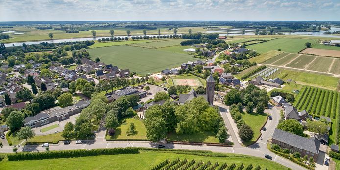 Balgoij is door de Maas gescheiden van Keent.