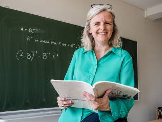 Leerplan waar wiskundelerares Els (50) aan meewerkte is eindelijk goedgekeurd: “Leerstof moet vastliggen, hoe een leerkracht die leerstof geeft niet” 