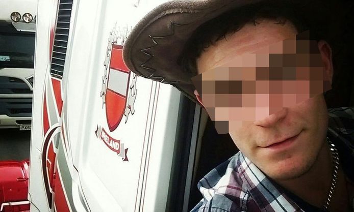 De chauffeur van de truck is gearresteerd op verdenking van moord. Het gaat om een 25-jarige man uit Noord-Ierland.
