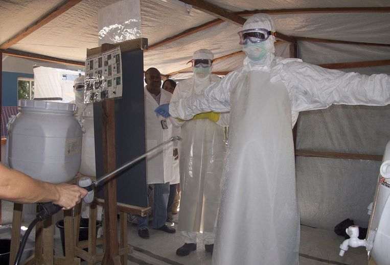 Ebola-artsen in Mali. Beeld epa