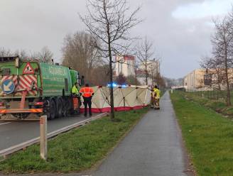 Voetganger (54) sterft bij aanrijding met vrachtwagen op Expressweg tussen Wielsbeke en Oostrozebeke