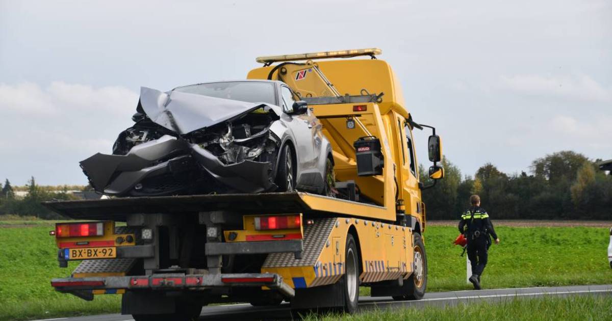 Moeder en zoon met spoed naar ziekenhuis na auto-ongeluk in Hulst.
