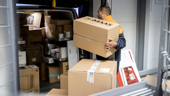 Vrachtwagenchauffeurs van PostNL staken tot zaterdagochtend