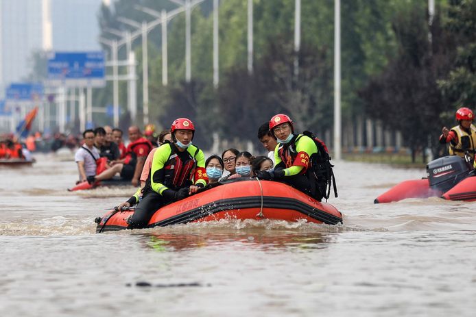 Beeld van 22 juli. Evacuaties in Zhengzhou.