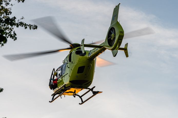 Een traumahelikopter werd opgeroepen naar het ongeluk in Tilburg waarbij een motorrijder zwaargewond raakte.