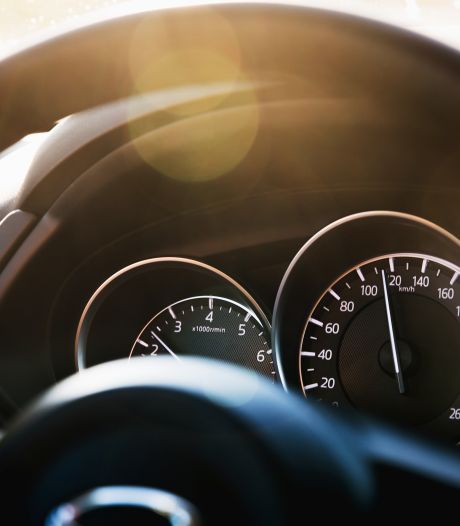 ‘Wordt hard rijden uitgelokt door autofabrikanten?’