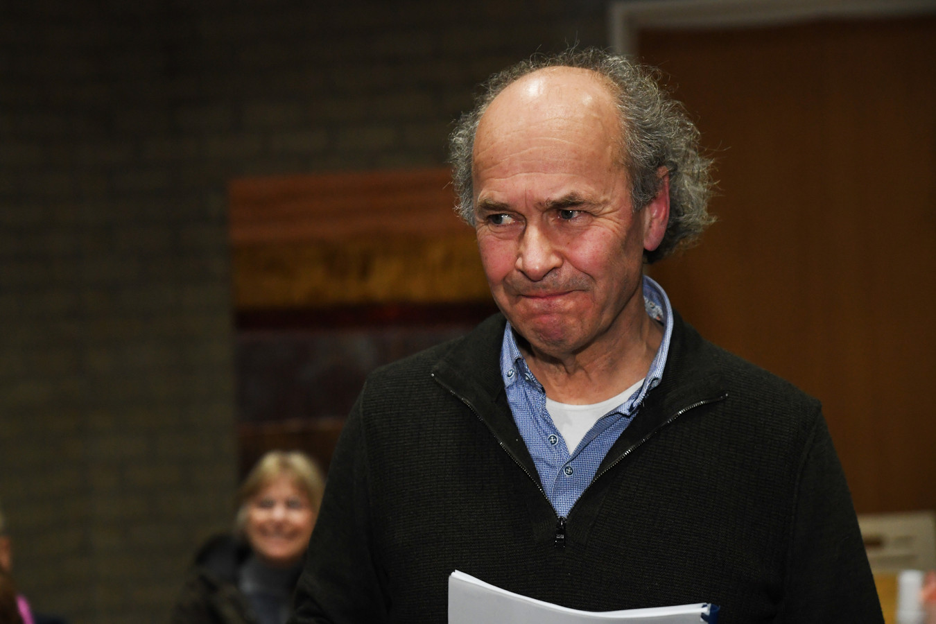 Het gezicht van waarnemend wethouder Maarten Pieters spreekt boekdelen:  de omstreden huisvesting van honderd arbeidsmigranten in het voormalige broederhuis Glorieux in Dongen is een hoofdpijndossier.