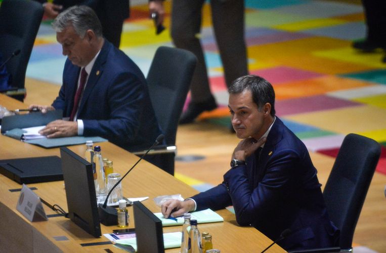 De nieuwe Premier Alexander De Croo tijdens een EU-overleg op 1 oktober. Beeld EPA