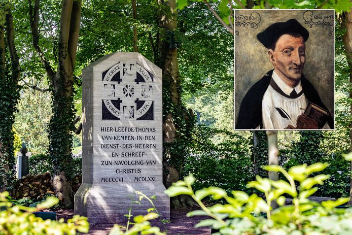 De gedenksteen bij begraafplaats Bergklooster in Zwolle. Inzet: een portret van Thomas a Kempis.