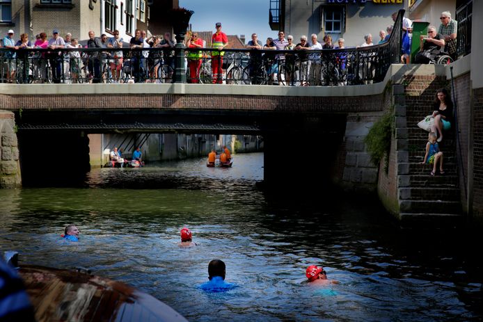 De vorige edities van Swim to Fight Cancer vonden steeds plaats in de Dordtse havens. Dit keer wordt uitgeweken naar het Wantij.