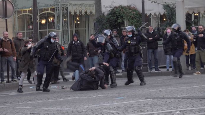 In Parijs kwam het zaterdag tot onlusten door een ‘vrijheidskonvooi’, echte rellen bleven uit.
