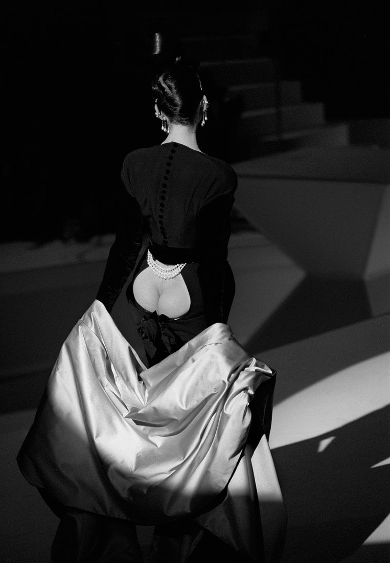 Het beroemde bildecolleté van Mugler. Beeld AFP