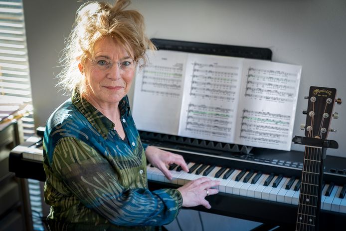 Laura de Bekker uit Rosmalen schreef de muziek bij een gedicht. De video is inmiddels tienduizenden keren bekeken.