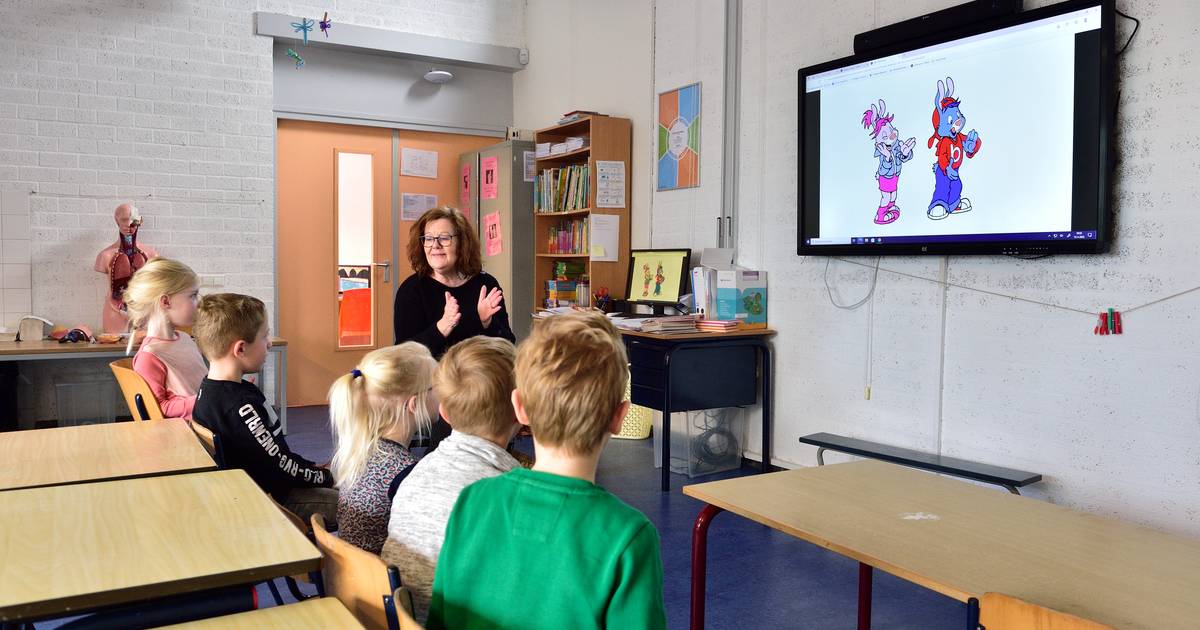 Oudewaterse raad wijkt voor gelegenheid uit naar Hekendorp om te praten over sluiting basisschool