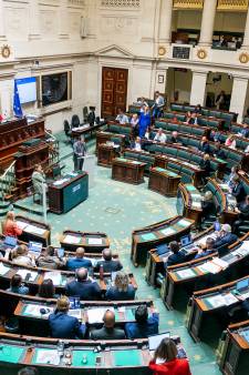 Scandale des compléments de pension: des fonctionnaires statutaires ont reçu jusqu'à 8 mois de salaire
