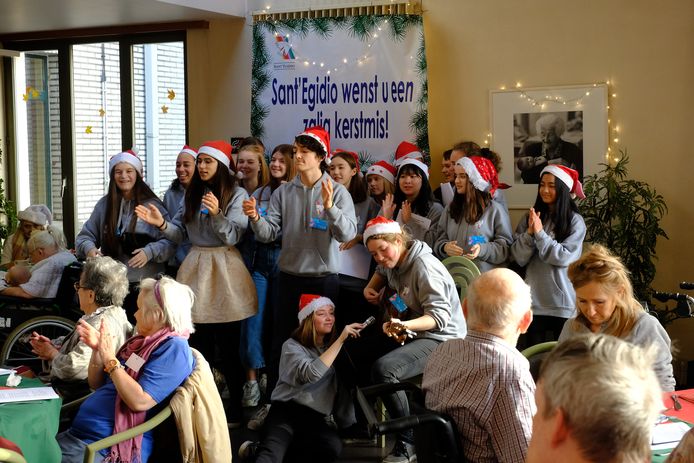 zwaard Wizard woordenboek Friends' van Sant'Egidio zorgen voor de warmste kerst in Sint-Anna: “Deze  mensen zijn ook onze oma's en opa's geworden” | Antwerpen | pzc.nl