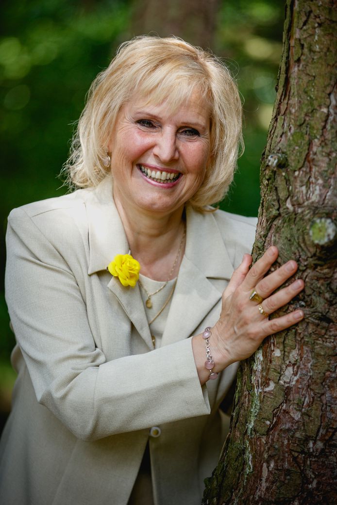 Sandra Wijkhuisen, oprichtster van de Yellow Roses Foundation in Etten-Leur, is genomineerd voor een Vrouw in de Media Award.
