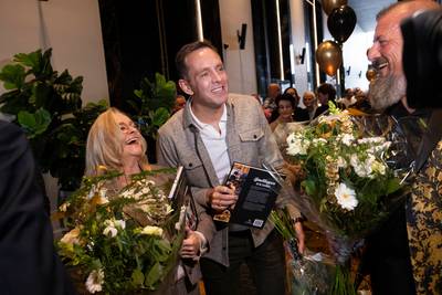 John de Bever is niet zo’n keukenprins, maar hoe zit het met de bbq-hapjes van Frans Duijts en de ha