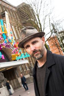 Maarten Baas (45) over zijn veelbesproken Neude-kunstwerk: ‘Ik denk dat mensen moeten wennen’ 