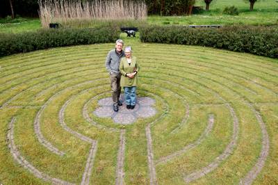 Stiltewandeling voor vrede en harmonie in Hof van Heden in Oostelbeers: ‘Vaak is stilte een goed beg