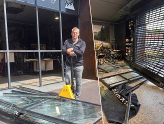 7 peperdure fietsen gestolen tijdens razendsnelle ramkraak bij ‘Bike-Inn’: “Fietsenwinkels lijken wel de nieuwe juweliers”