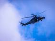 Met onder meer een politiehelikopter werd lange tijd gezocht naar een mogelijke drenkeling in het Spui.