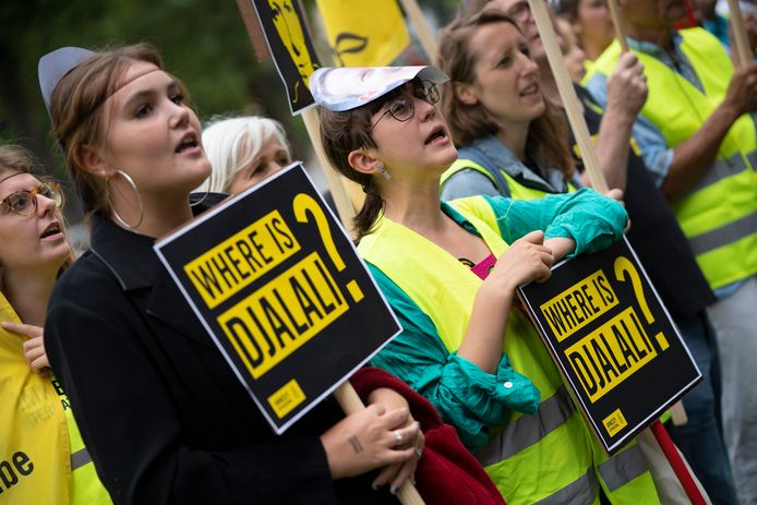 Activisten van Amnesty International aan de Iraanse ambassade in Brussel.