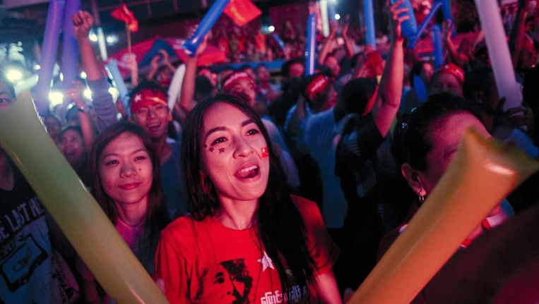 In Birma wordt de voorsprong van de NLD gevierd. Beeld afp