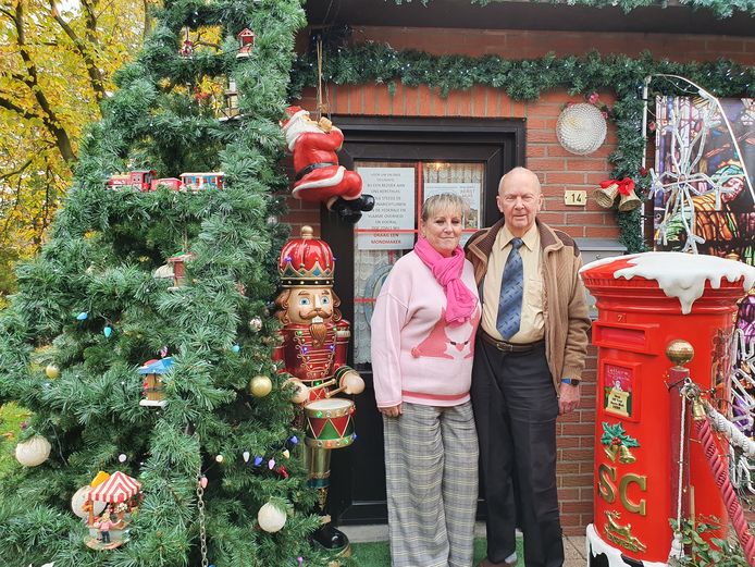 Nancy en André maken van hun huisje in Meer elk jaar een echt kersthuis, maar dit jaar sluiten ze vroeger als verwacht.