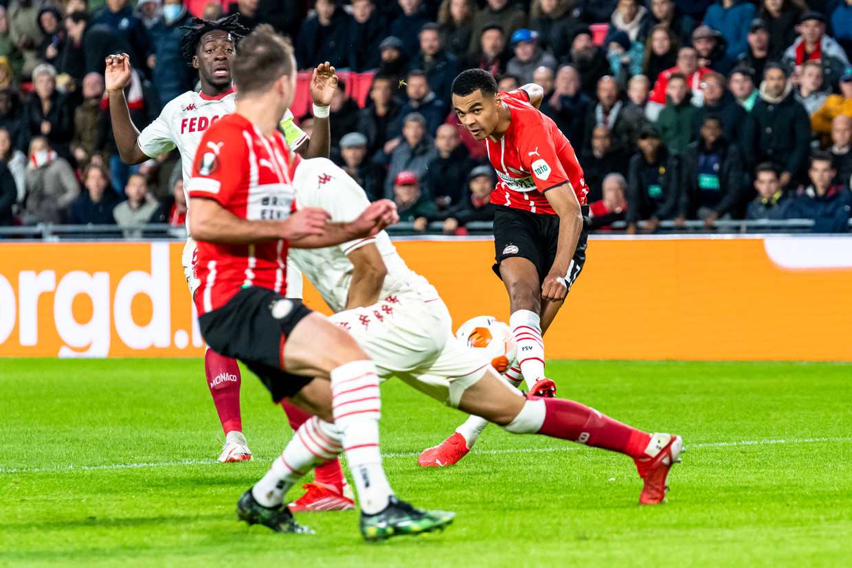 Cody Gakpo schiet PSV naast AS Monaco 1-1 Beeld Pro Shots / Marcel van Dorst
