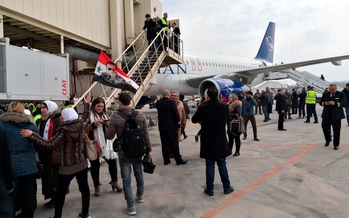 In het passagiersvliegtuig reisden een reeks Syrische ministers en journalisten mee.