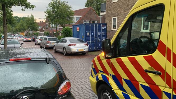 Hulpdiensten rukken uit voor man op dak in Arnhem