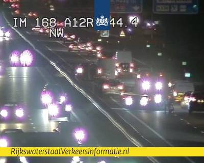 Ruim een uur file door ongeluk op A12 bij Zevenaar