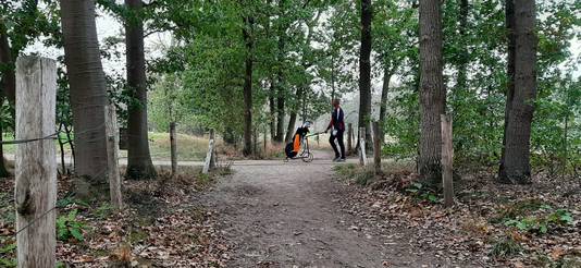 Dit onverharde wandelpad dwars over de golfbaan wil The Duke weg hebben en naar de zijkant verleggen.
