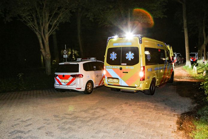 Politie en ambulance arriveerden woensdag bij het hotel aan de Windgatseweg in Rockanje. Bij de steekpartij kwam het slachtoffer om het leven.