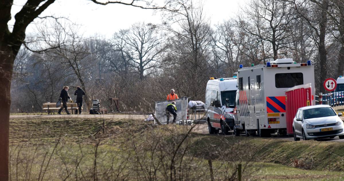 Familie en vrienden herdenken slachtoffer schietpartij Holtheme
