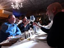 Tienduizenden restaurants in Italië open ondanks verbod, politie deelt boetes uit