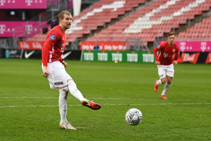 Simon Gustafson mist een penalty tegen Heracles