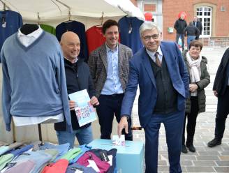 Provincie lanceert promoactie 'Maand van de Markt 2023' op wekelijkse markt in Torhout: “Het zorgt voor een bruisende kern”