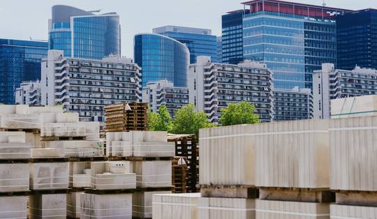 Neem de boot: Shipit vervoert bouwmaterialen per schip tot bij Brusselse werven