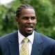 Van kindermisbruik beschuldigde R. Kelly kan borgsom niet betalen