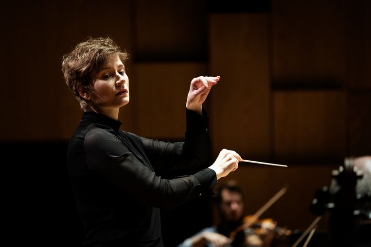 Anja Bihlmaier, chef bij het Residentie Orkest in Den Haag.  Beeld Nikolaj Lund