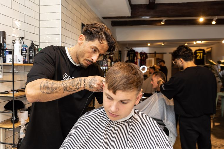 Ajacieden Alvarez, Antony, Martinez en Tagliafico waren vaste klant en dát merkt The Barberhood - Pa