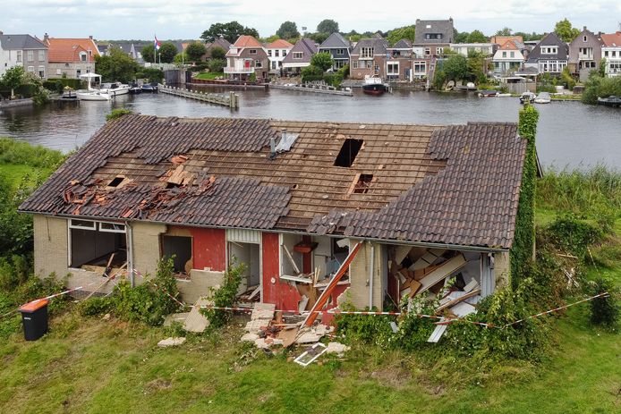 Nadat de krakers waren vertrokken werd de bungalow aan De Whaa onbewoonbaar gemaakt door eigenaar Bonsink. Op social media krijgt hij steun, maar is er ook onbegrip.