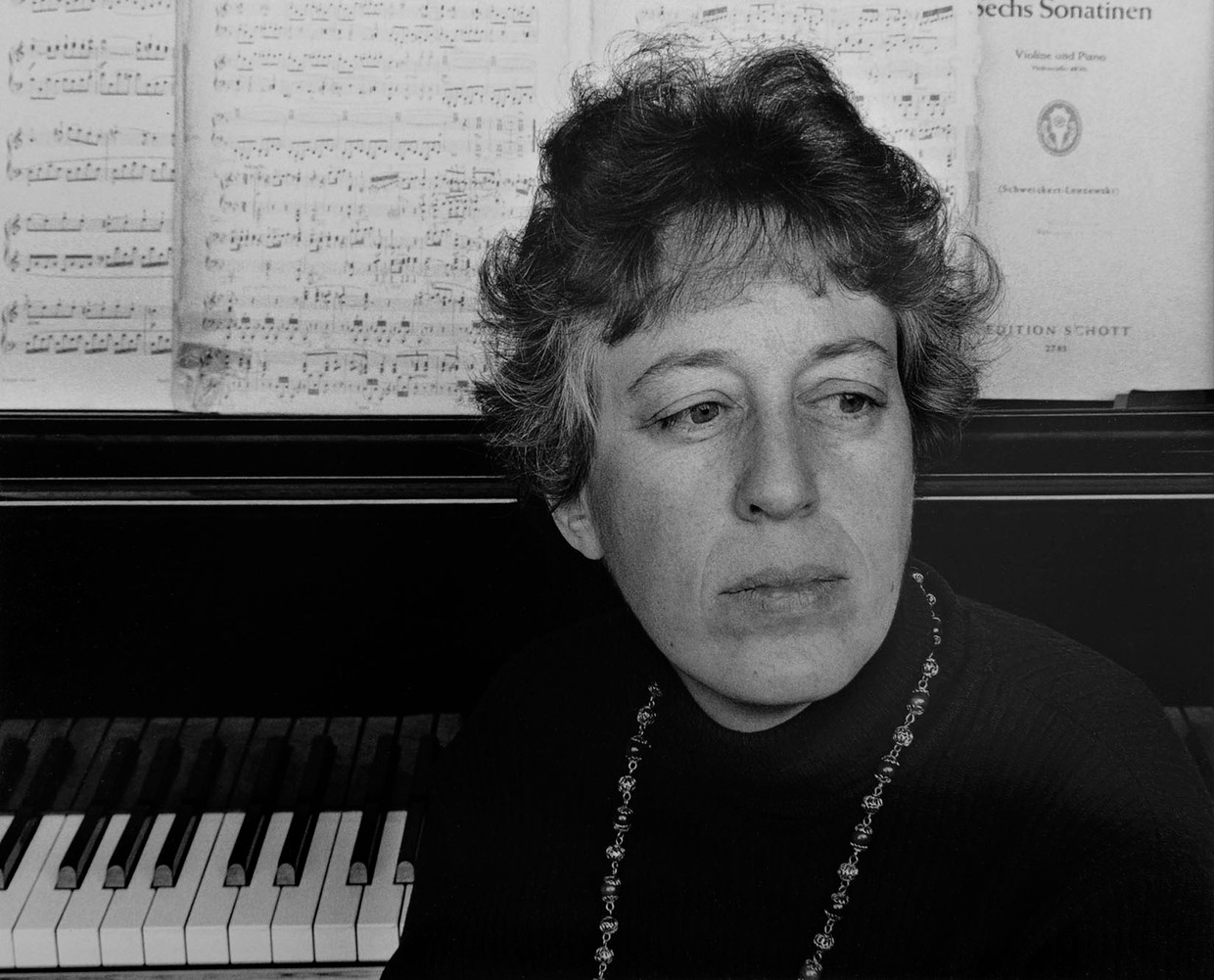 Hanneke Bakker bij de piano in 1976. Beeld 